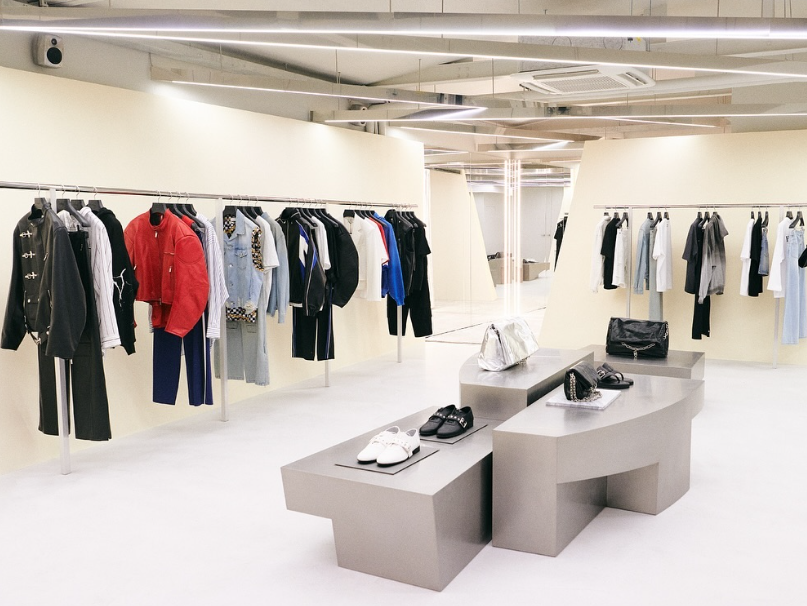 한섬, 창사 이래 첫 해외 단독 플래그십스토어 오픈 967-Image